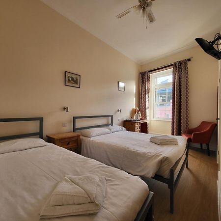 אילפרקומב Royal Britannia Hotel מראה חיצוני תמונה