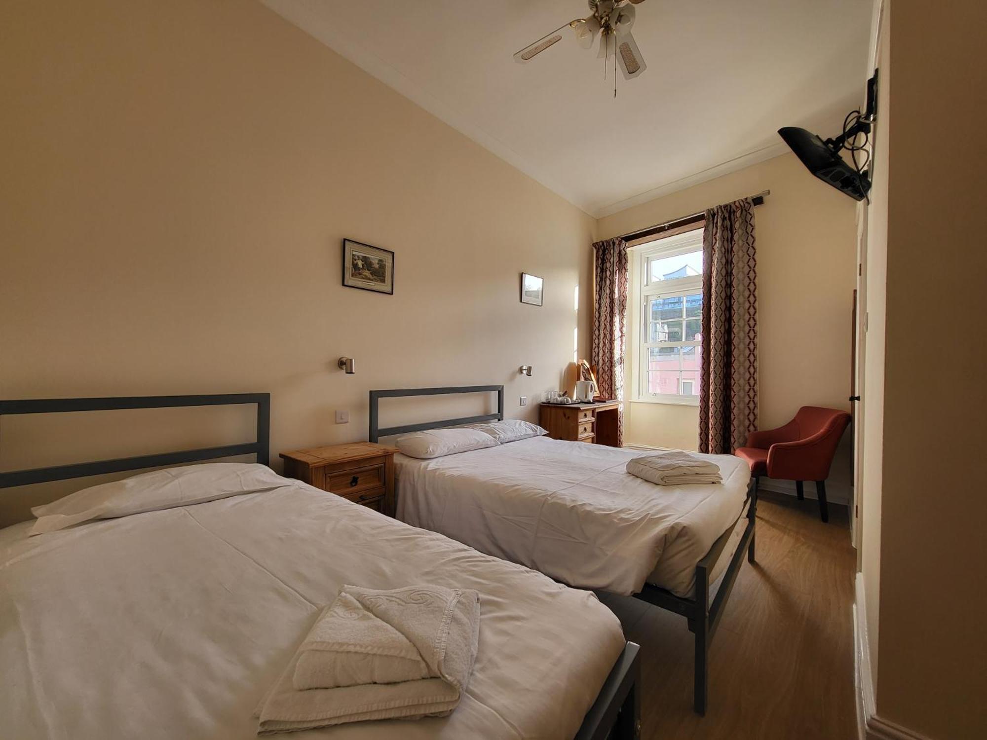 אילפרקומב Royal Britannia Hotel מראה חיצוני תמונה