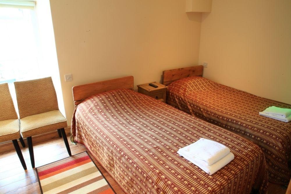 אילפרקומב Royal Britannia Hotel מראה חיצוני תמונה