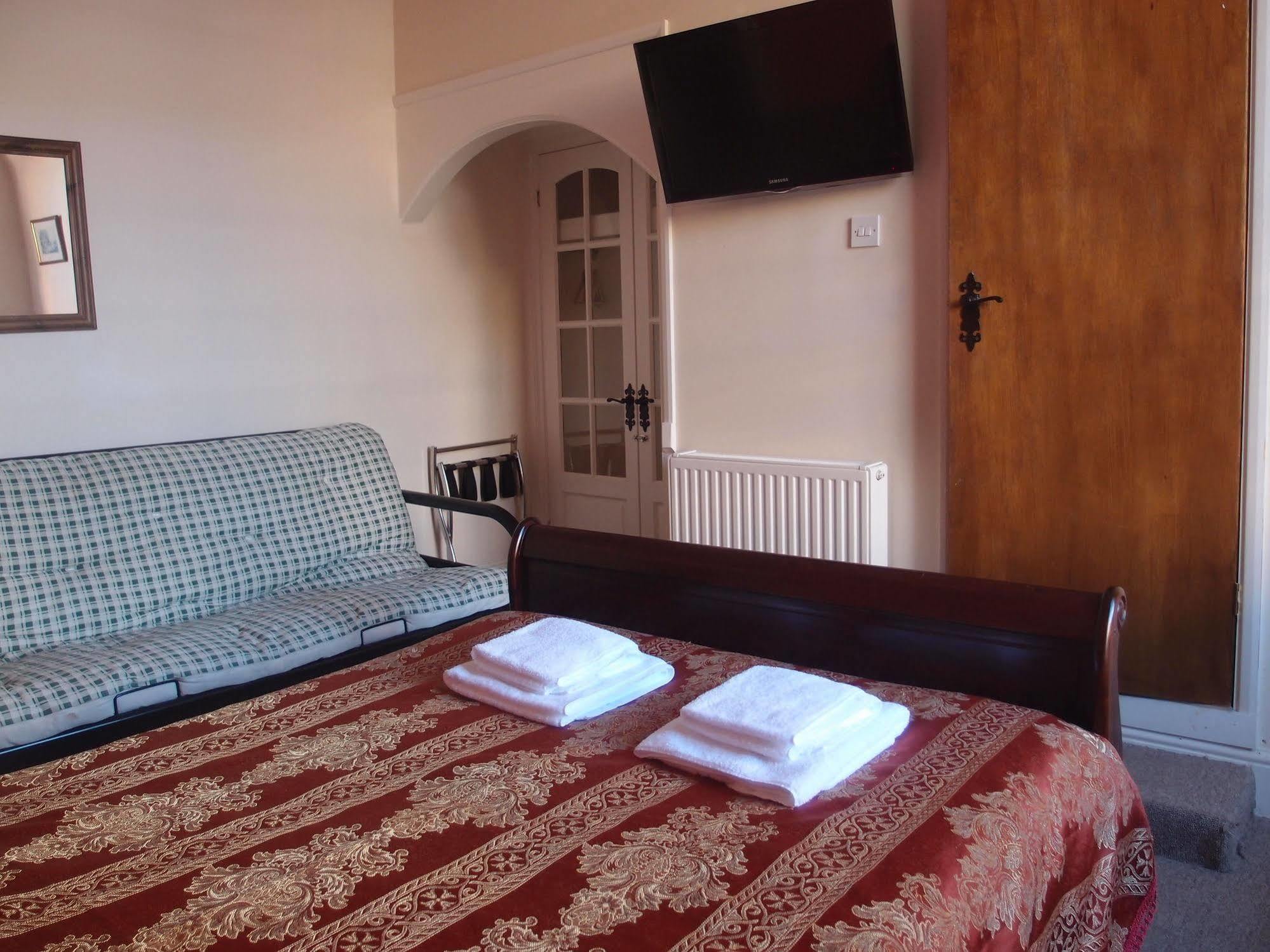 אילפרקומב Royal Britannia Hotel מראה חיצוני תמונה